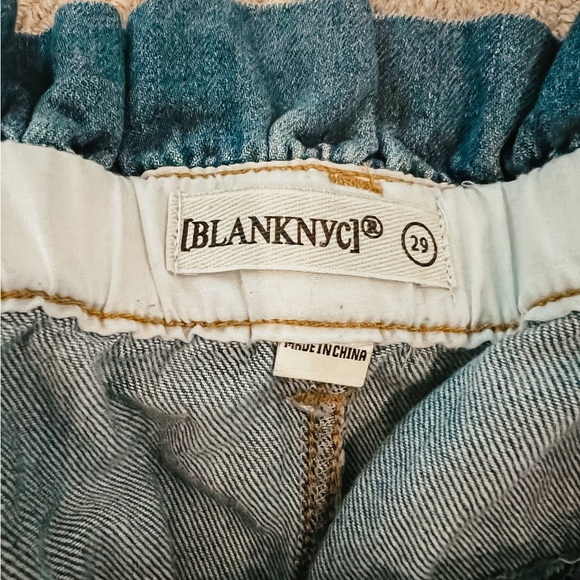 Denim shorts w/belt. Never worn - Picture 2 of 2